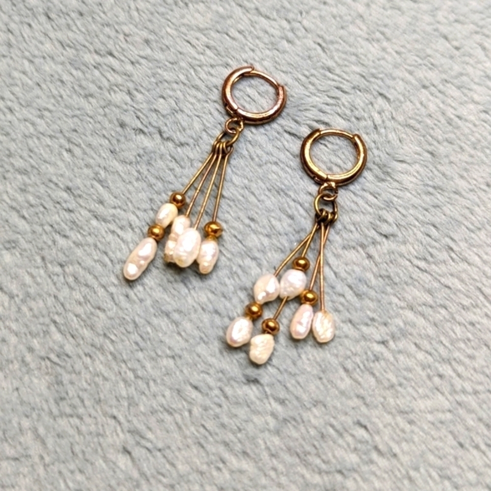 Vintage Goldtone and Freshwater Pearl Drop Pierced Earrings